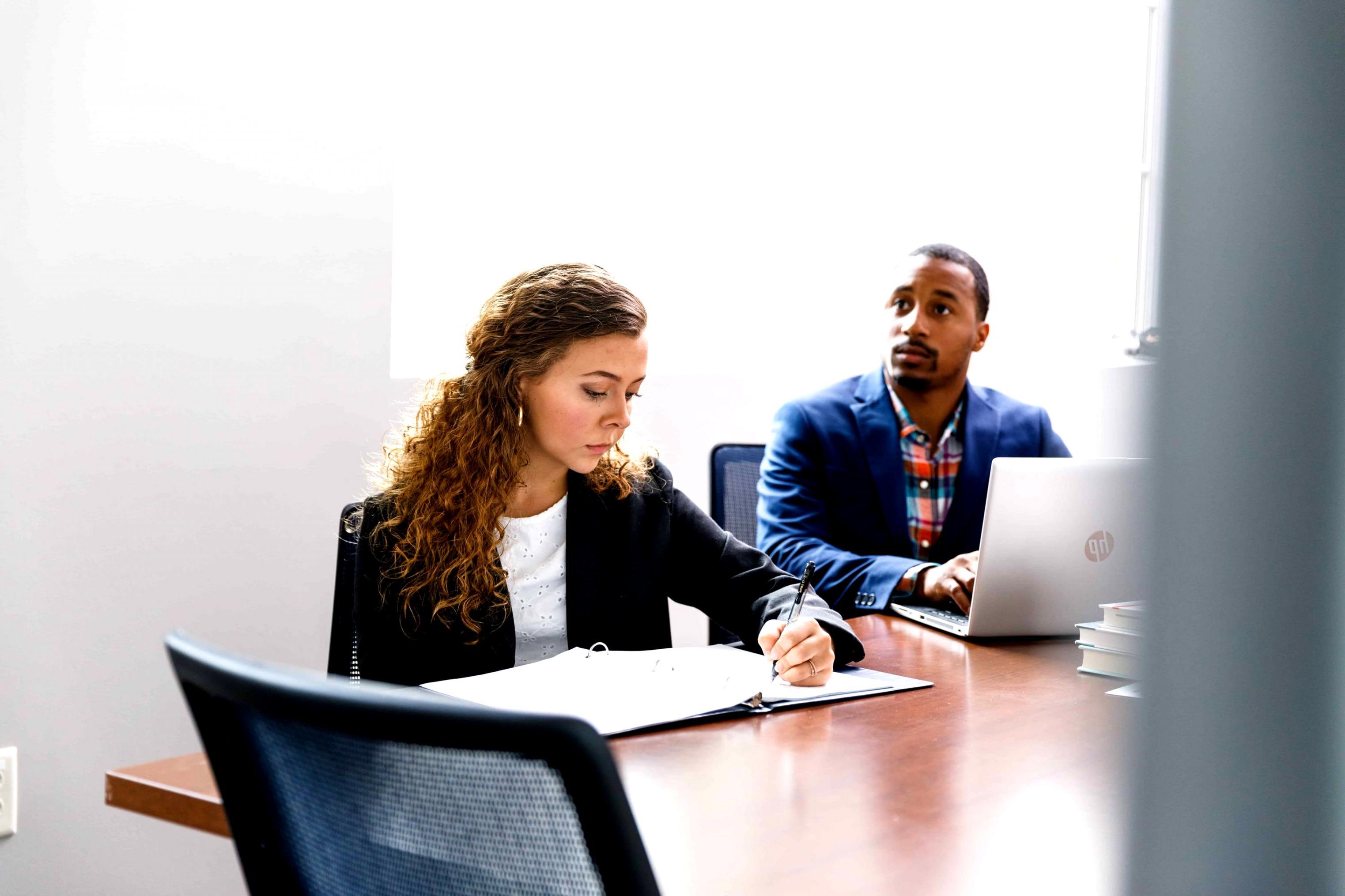 Platform interface showing live webinar session
