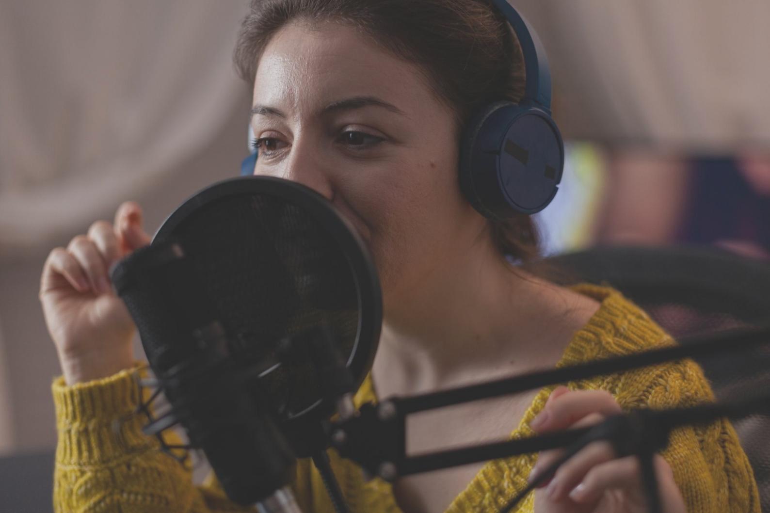 Students engaging in journalism course